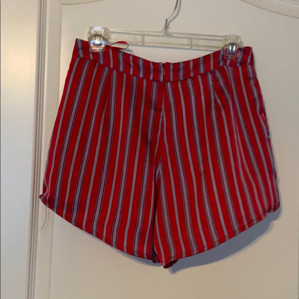 Shorts - Picture 3 of 4